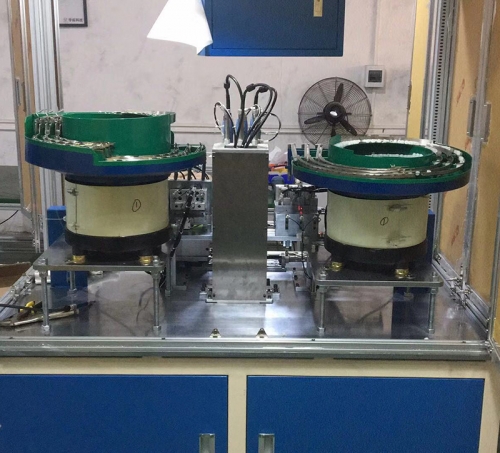 惠州三合一螺絲螺母自動組裝機6